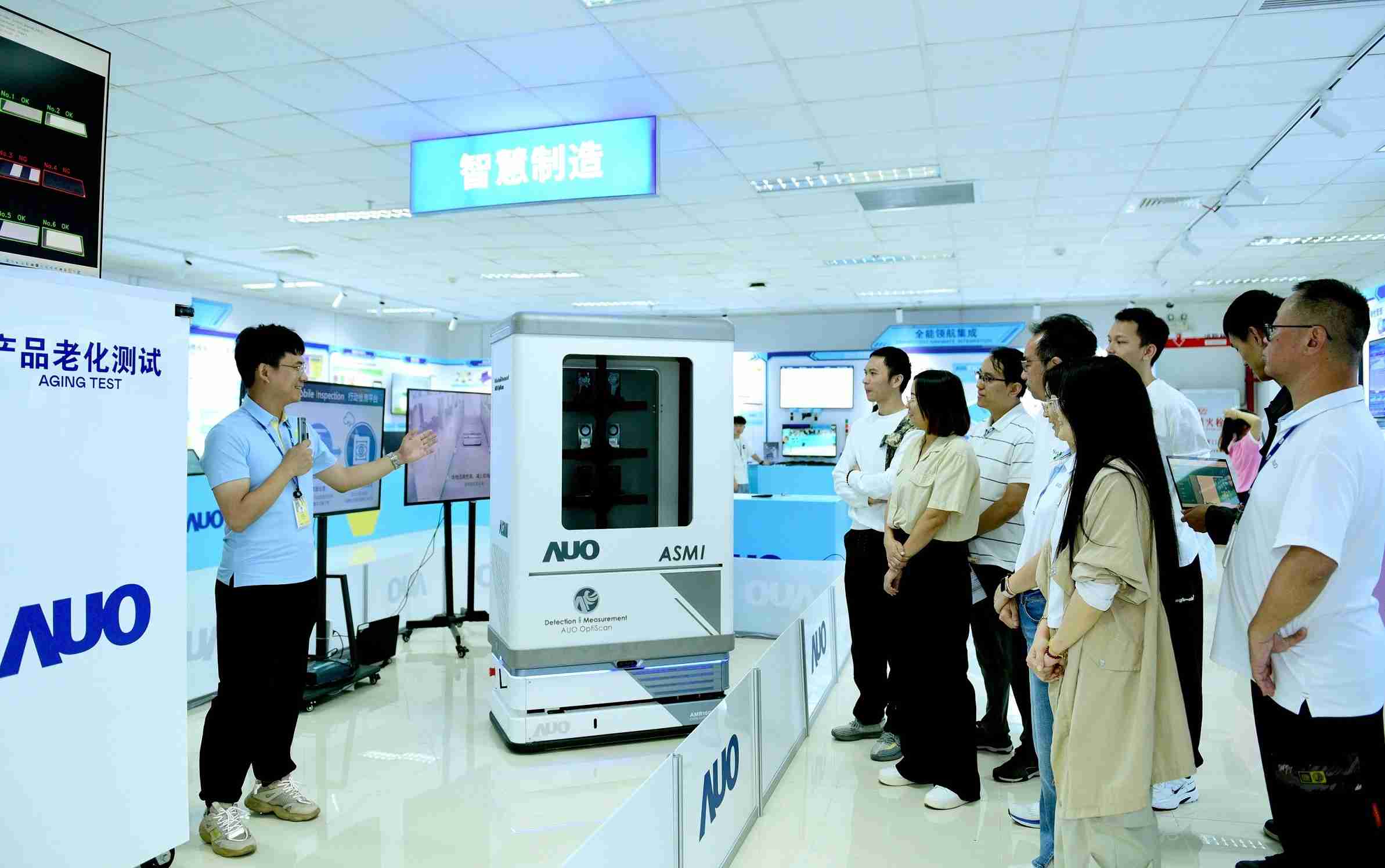 尊龙z6厦门将5G+ABC技术串联生产管理全流程，，，打通研发、、、、采购、、、、生管、、、制程、、设备、、、质量等产品全生命周期制造流程，，，完成数字化设计、、、智慧供应链、、、、智能座舱、、、、全流程设备管理、、数据驱动优化、、、智慧在线检测、、、智慧品管等自适应生产模式升级